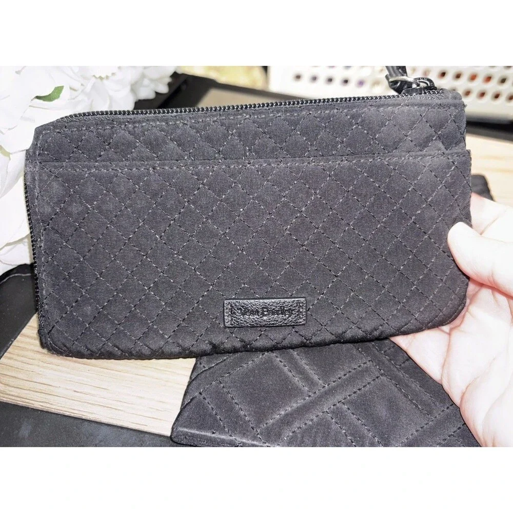 Vera Bradley Classic Black Wallet And Wristlet quilted, clean